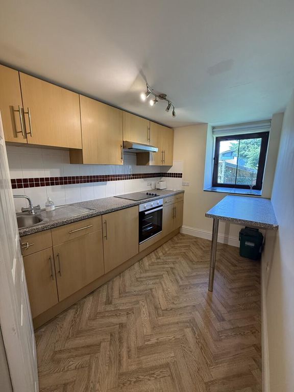 Property photo 3 of 5 Kitchen