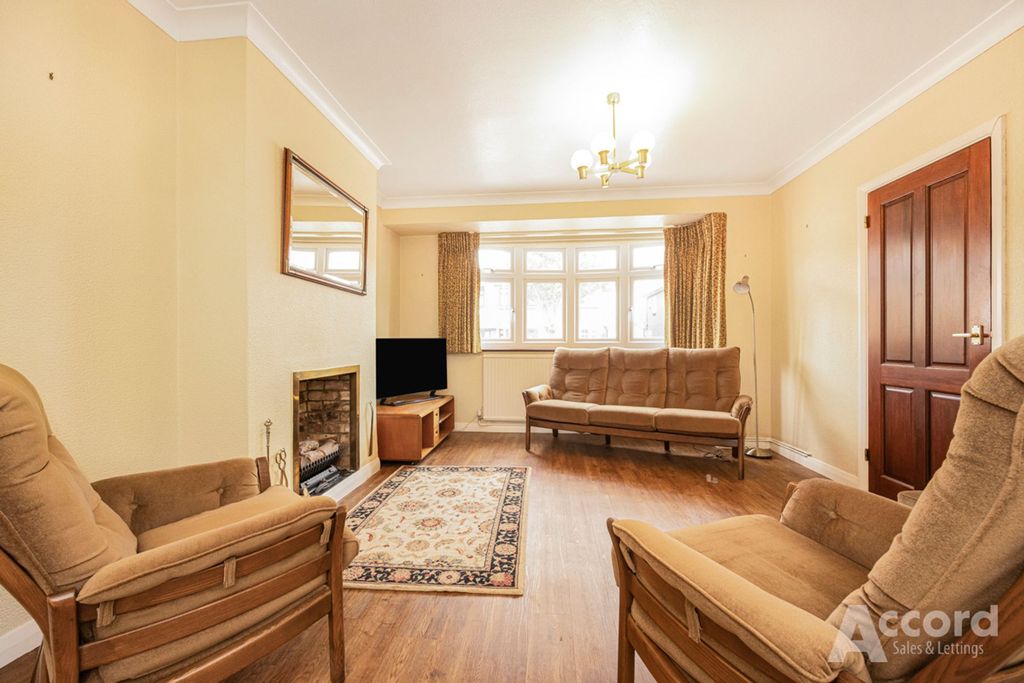 Property photo 3 of 24