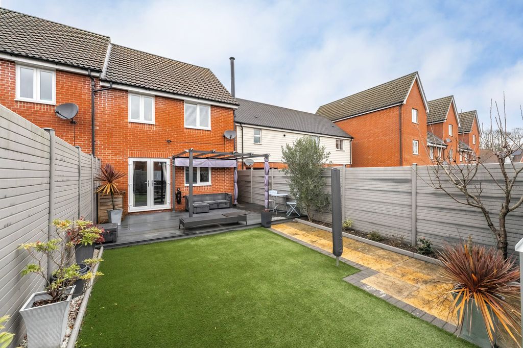 Property photo 2 of 17