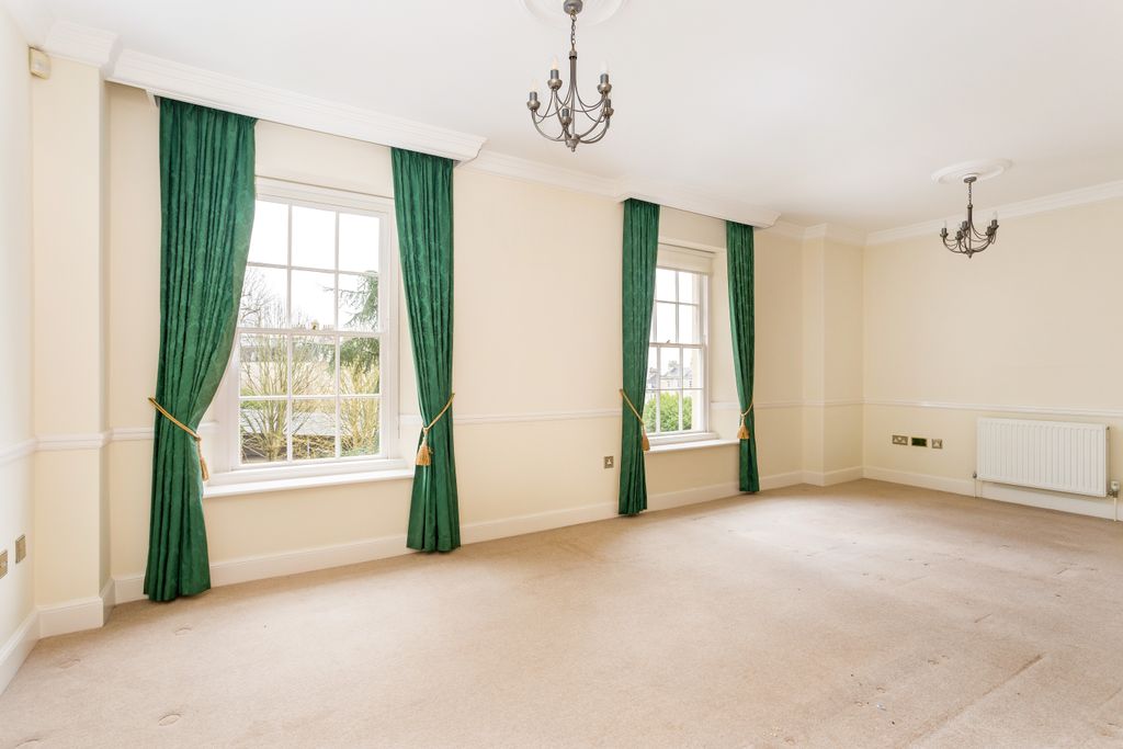 Property photo 3 of 10 Sitting Room
