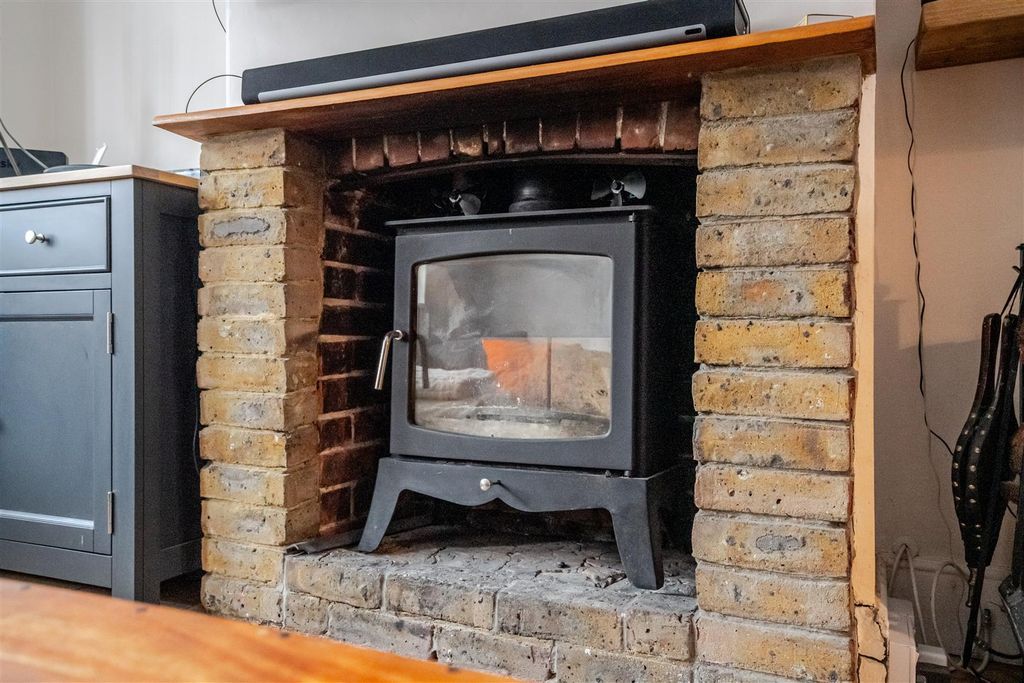 Property photo 3 of 9