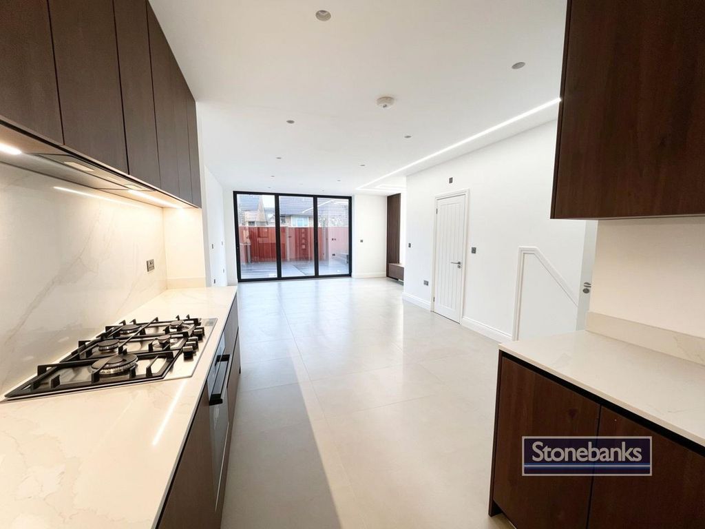 Property photo 2 of 15 6E74B7F6-82c5-473B-8926-Ddf1d08Bfd14.Jpg