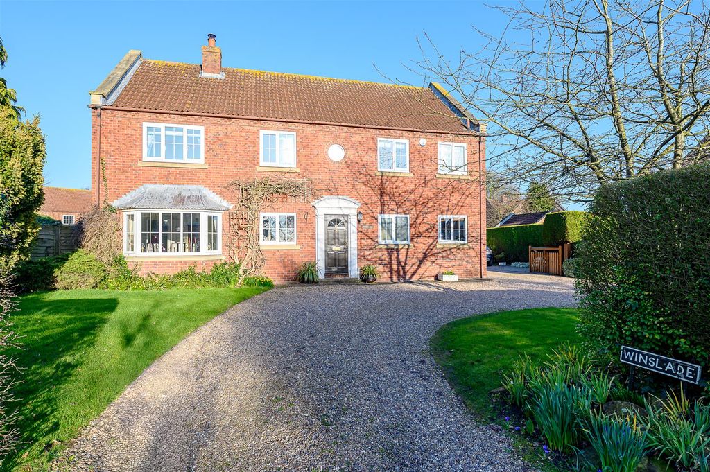 Property photo 1 of 22 Front