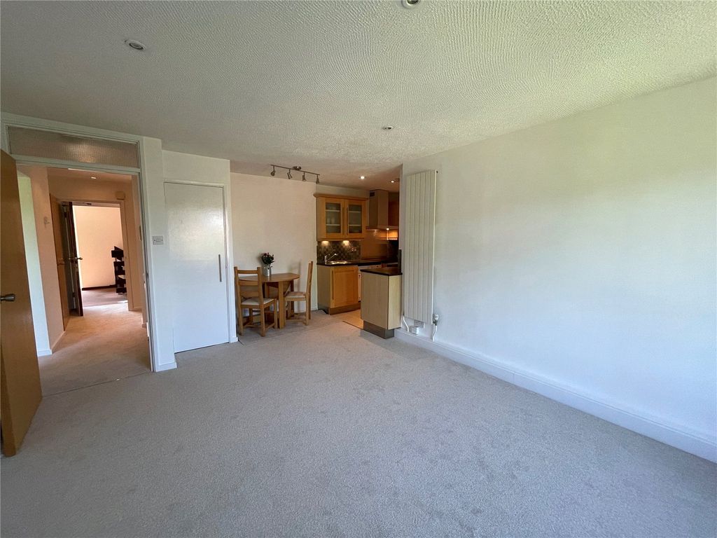 Property photo 2 of 12 Photo 02