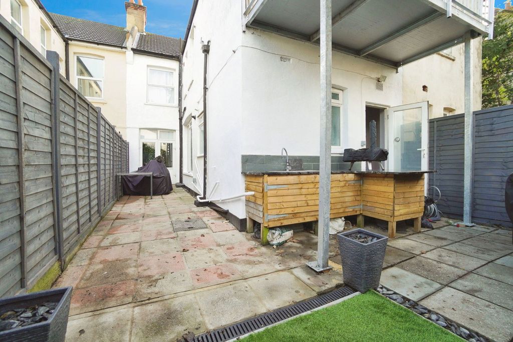 Property photo 3 of 15