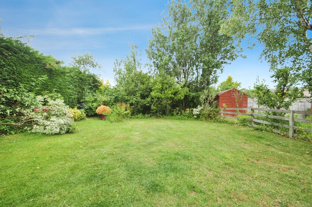 Property photo 3 of 17 Photo