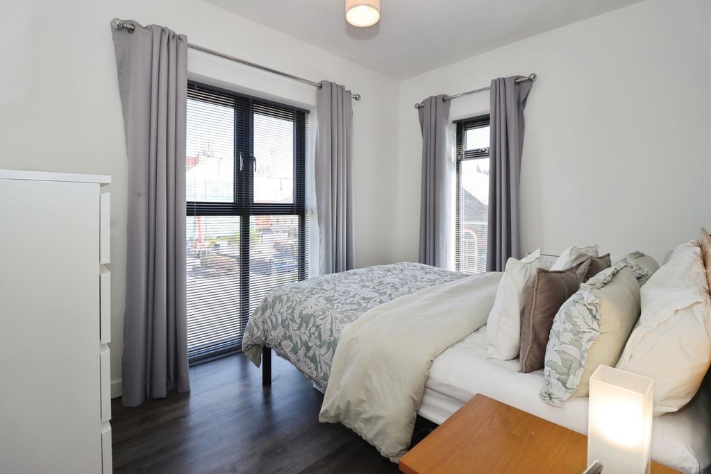 Property photo 3 of 17 Pbox-Img.Jpg