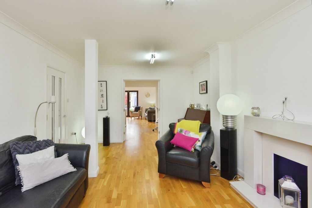 Property photo 3 of 5