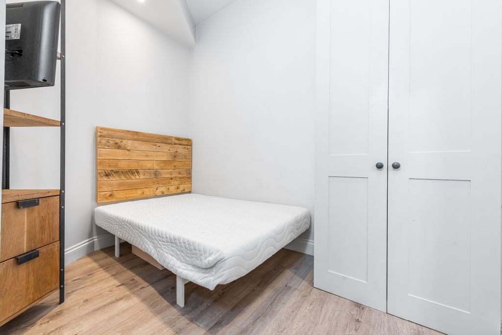 Property photo 3 of 5 S3 R