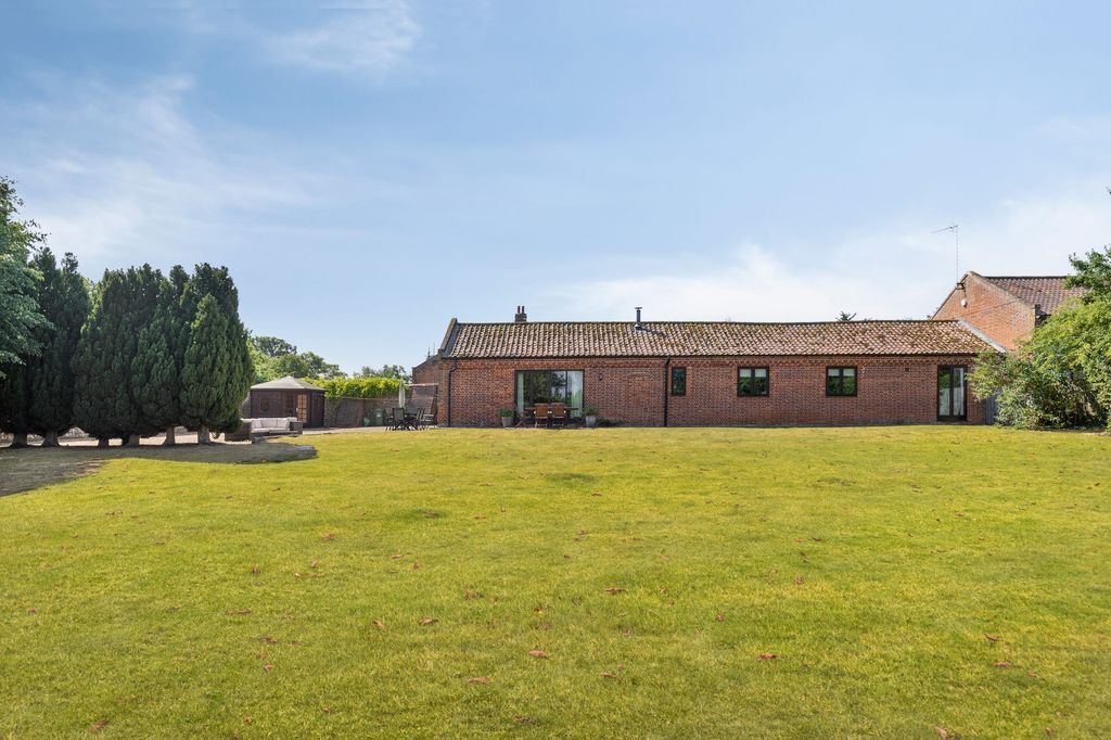 Property photo 3 of 18