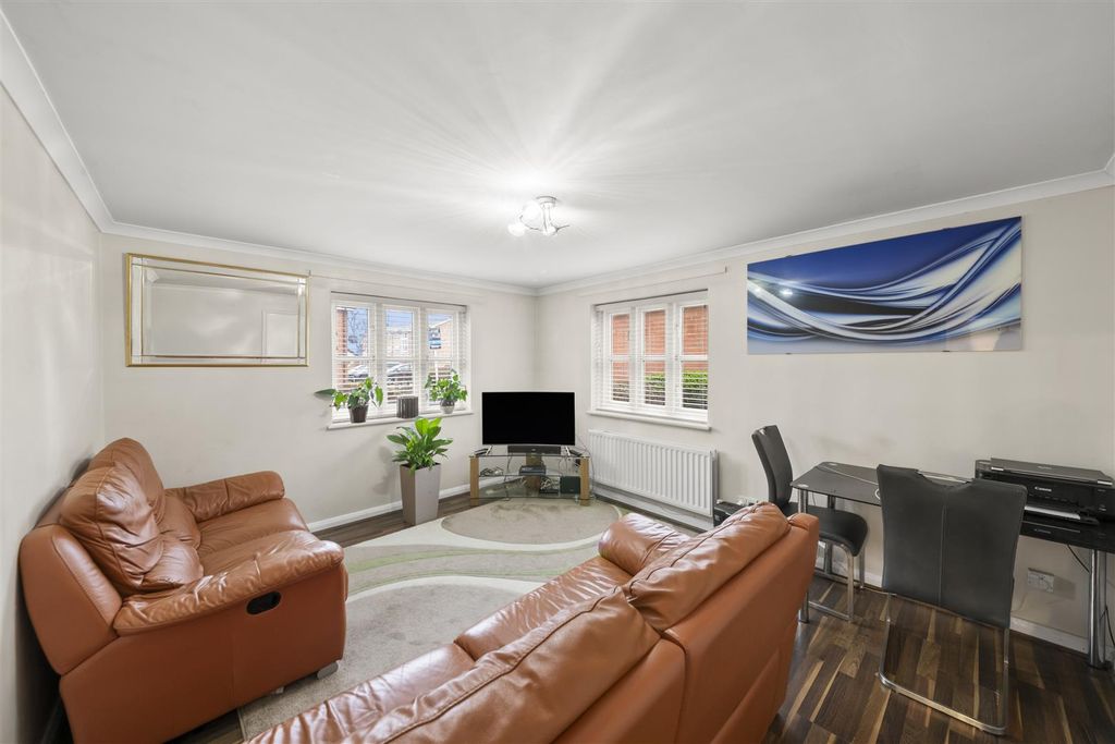 Property photo 2 of 8