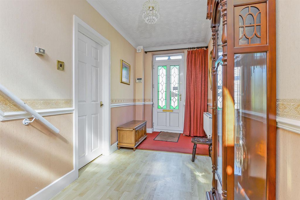 Property photo 3 of 33 Hallway