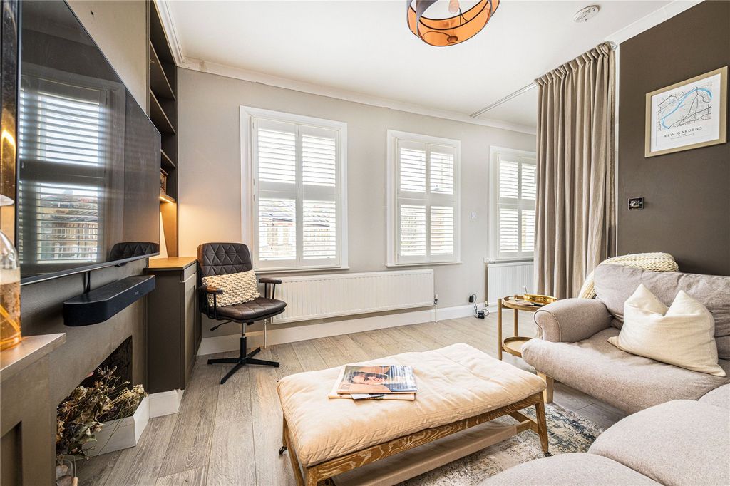 Property photo 2 of 14 Reception