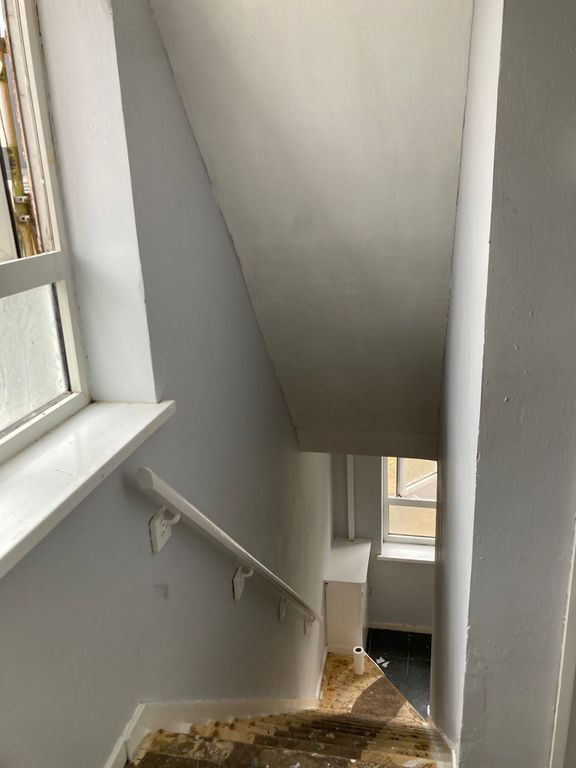 Property photo 2 of 12 Hallway