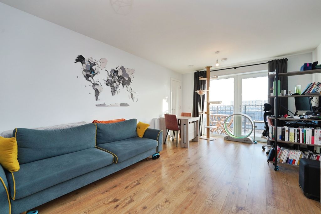 Property photo 3 of 12