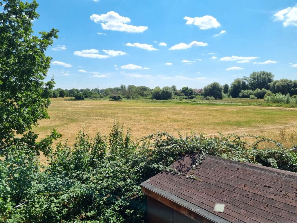 Property photo 2 of 21 Meadow View