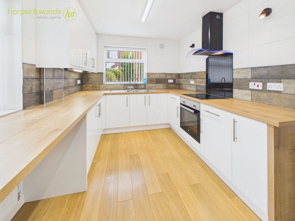 Property photo 2 of 40