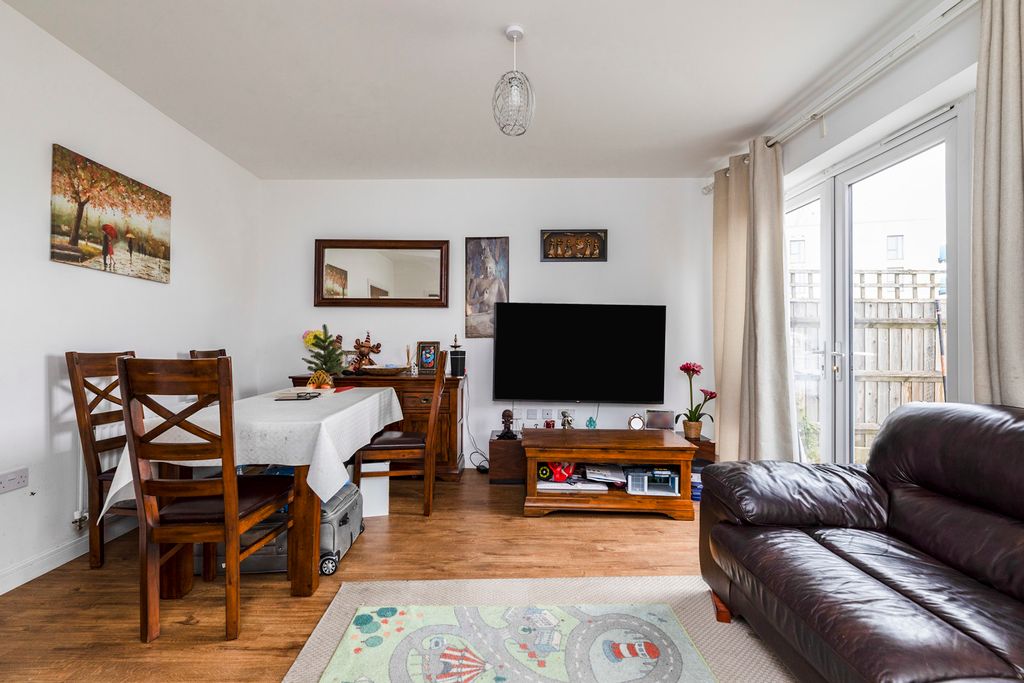 Property photo 3 of 20 Pbox-Img.Jpg
