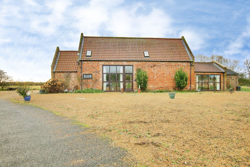 Property photo 1 of 32