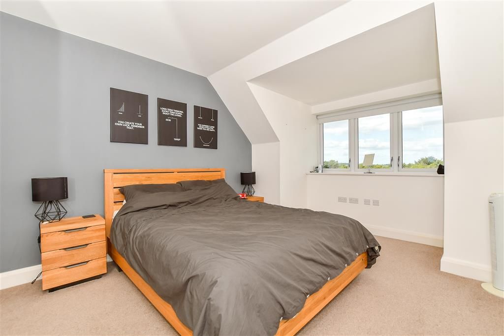 Property photo 3 of 11 Bedroom 1