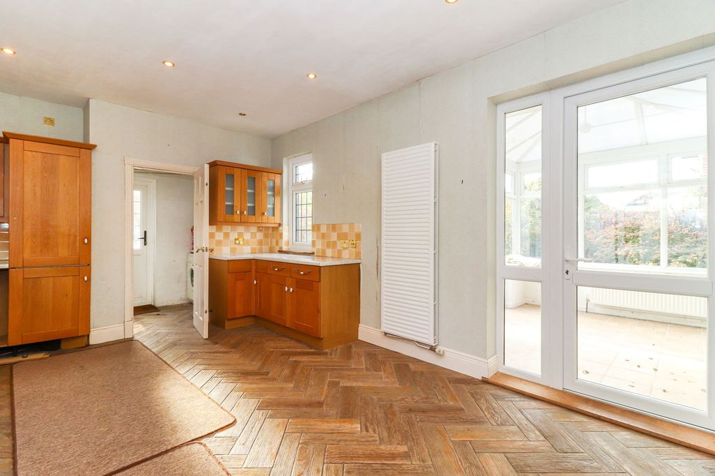 Property photo 2 of 23