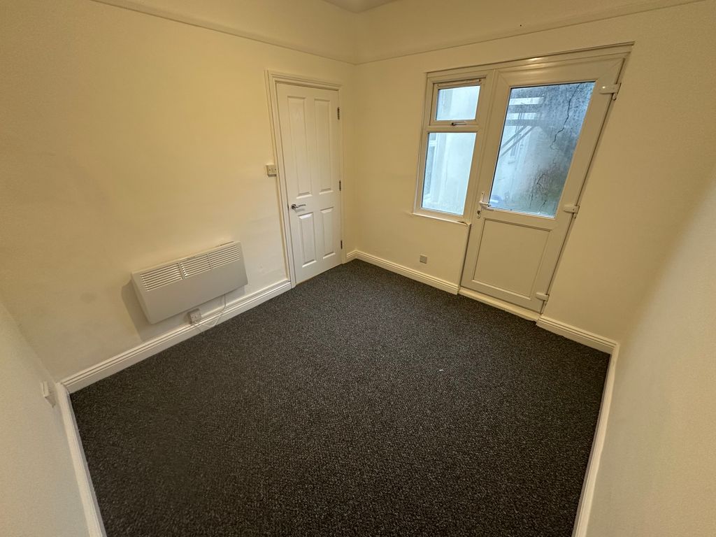 Property photo 2 of 9 Img_0474