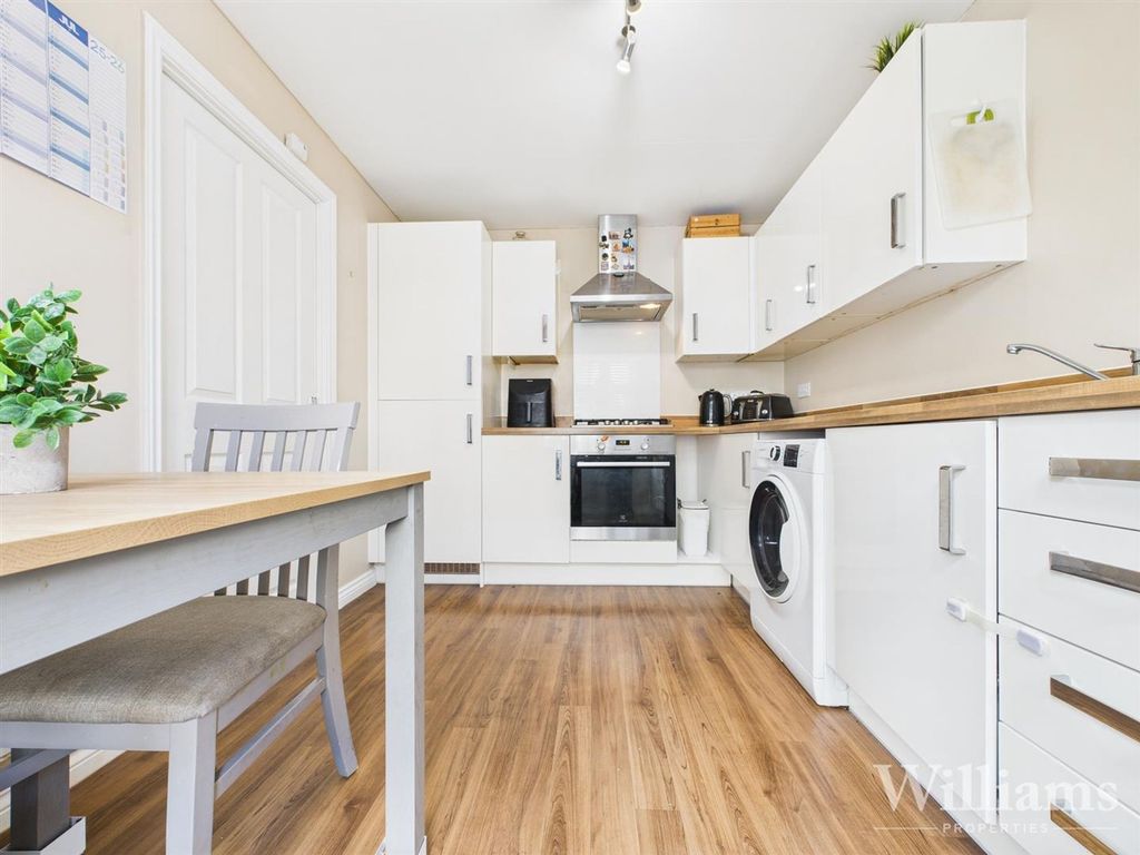 Property photo 3 of 19 Cam04950G0-Pr0129-Still010.Jpg