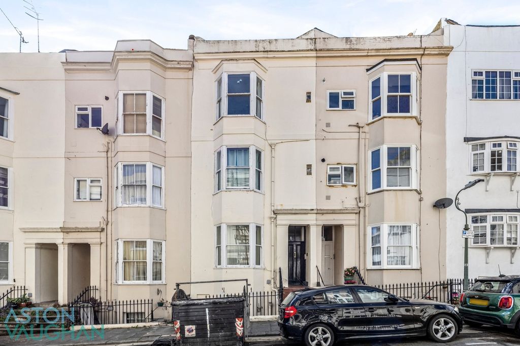 Property photo 1 of 16 5220490