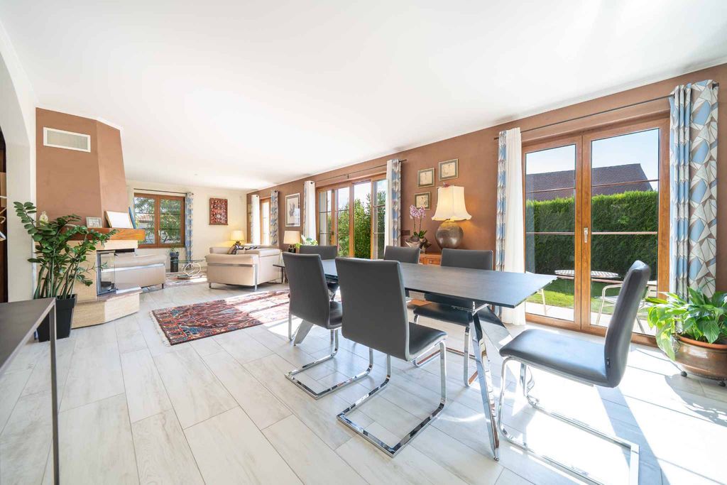 Property photo 3 of 13