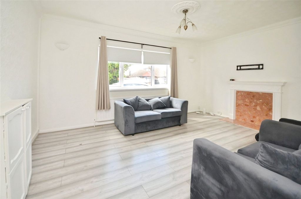 Property photo 3 of 16 Picture No. 06