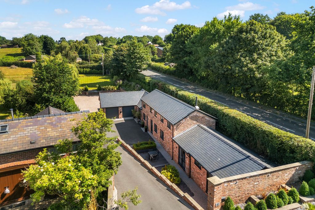 Property photo 2 of 62