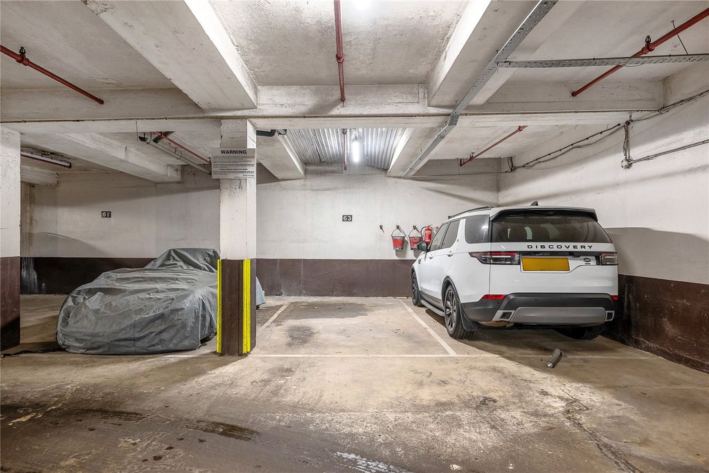 Property photo 2 of 4 Parking Space