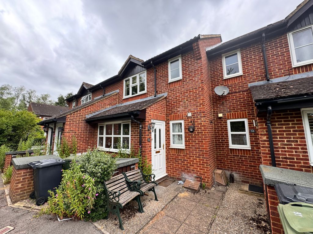 Property photo 1 of 5 31 Tongham Meadows- Front