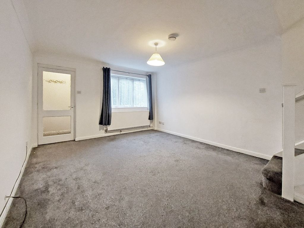 Property photo 3 of 18 4700715