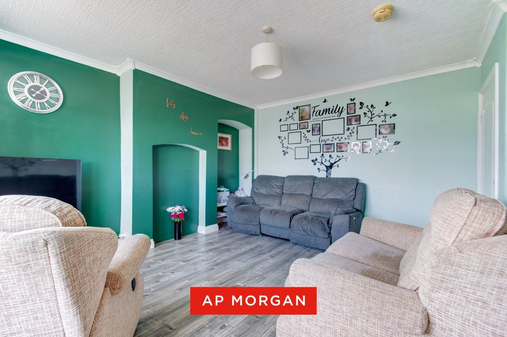 Property photo 3 of 14 Picture No. 11