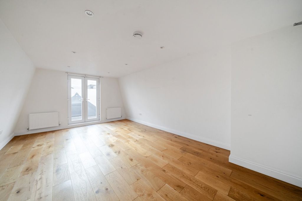 Property photo 3 of 19 Picture No. 21