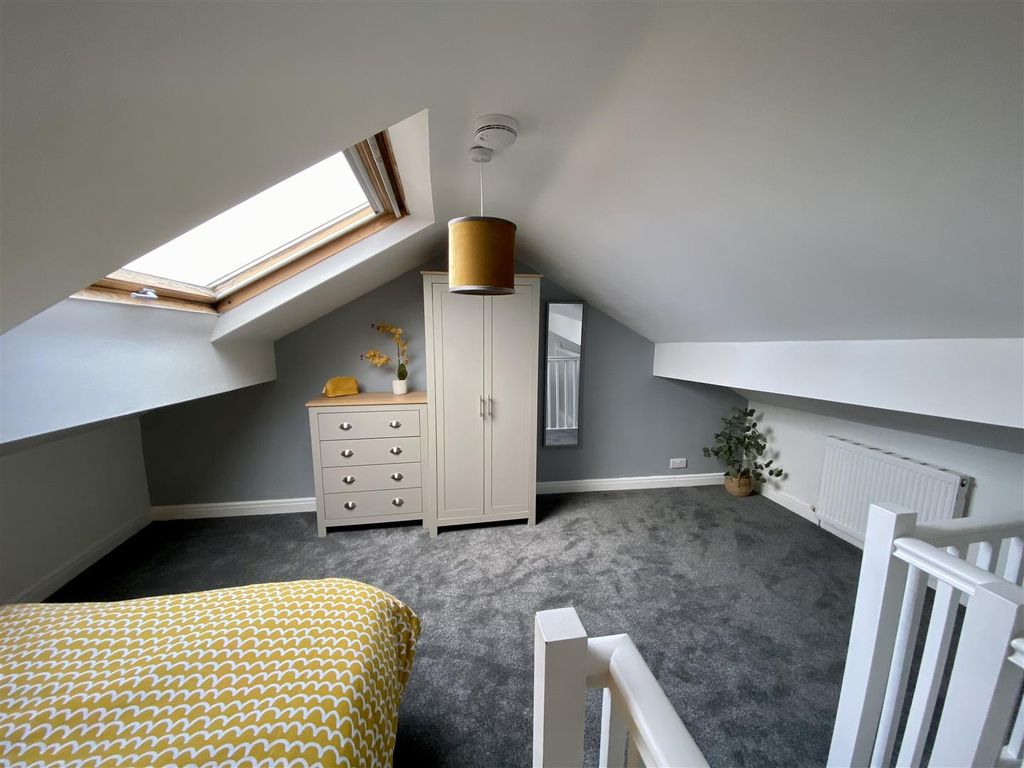 Property photo 1 of 11 Bedroom 4