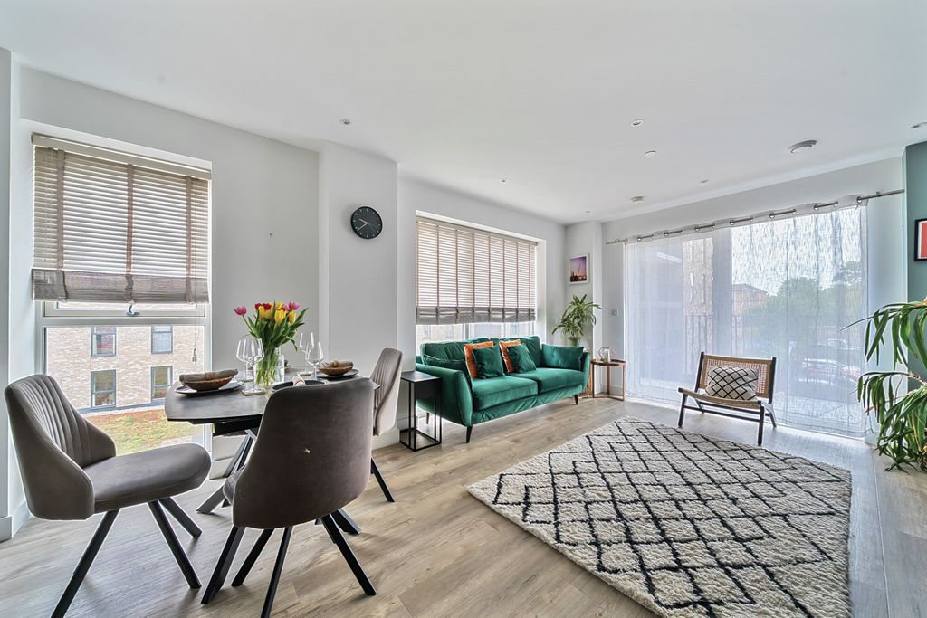 Property photo 1 of 10 13-6819Cda68B6Fa-...