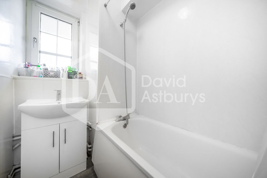 Property photo 3 of 4 Img_208_9_Large