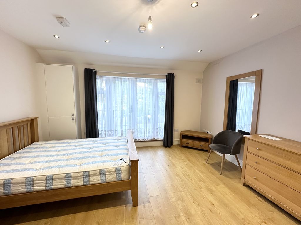 Property photo 3 of 4