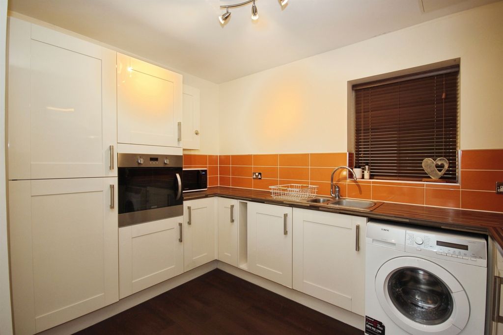 Property photo 3 of 17