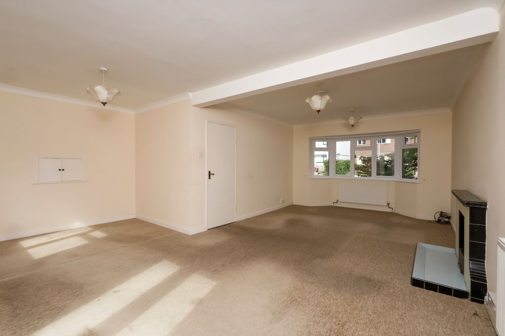 Property photo 2 of 19