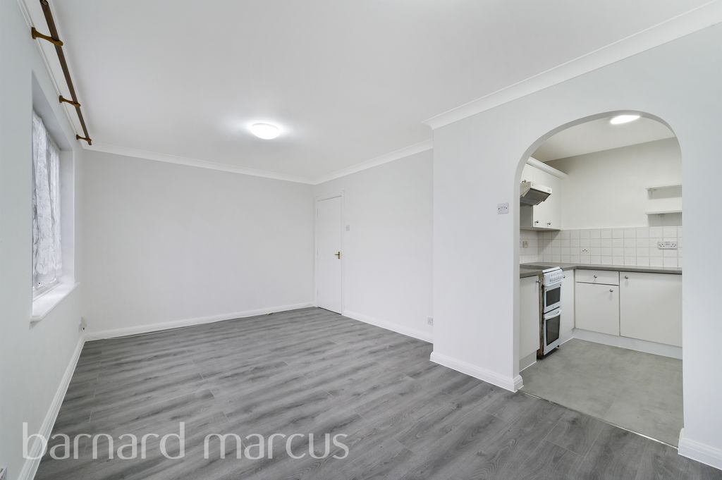 Property photo 2 of 8 Image