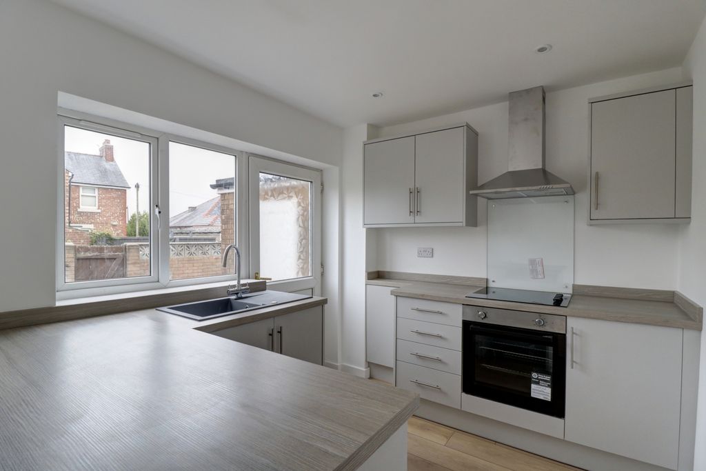 Property photo 1 of 18 Kitchen 1.4