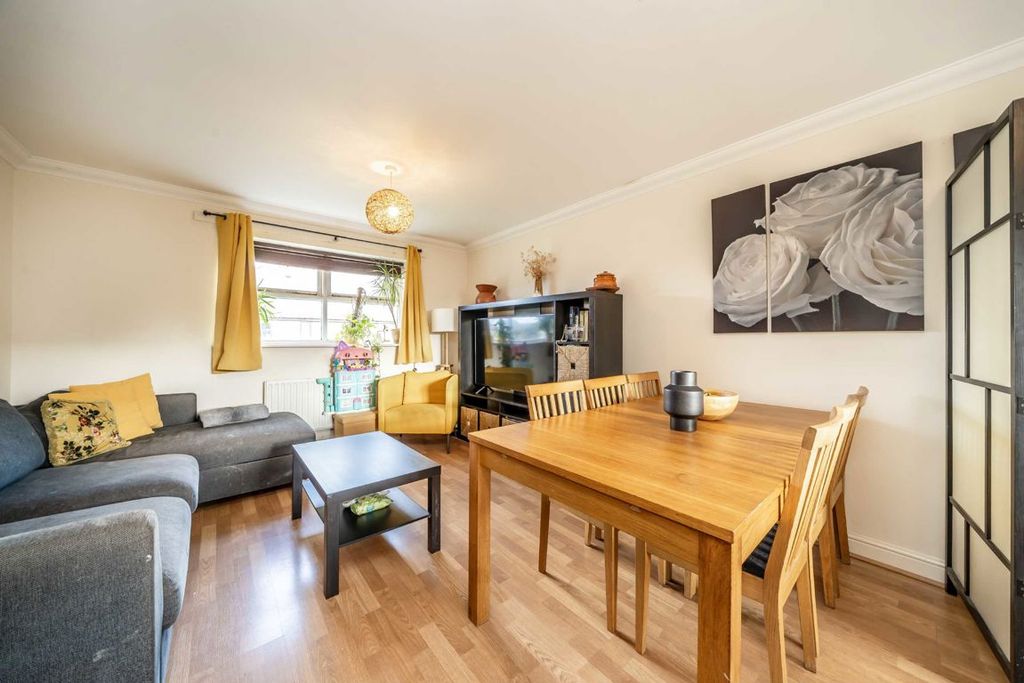 Property photo 2 of 6