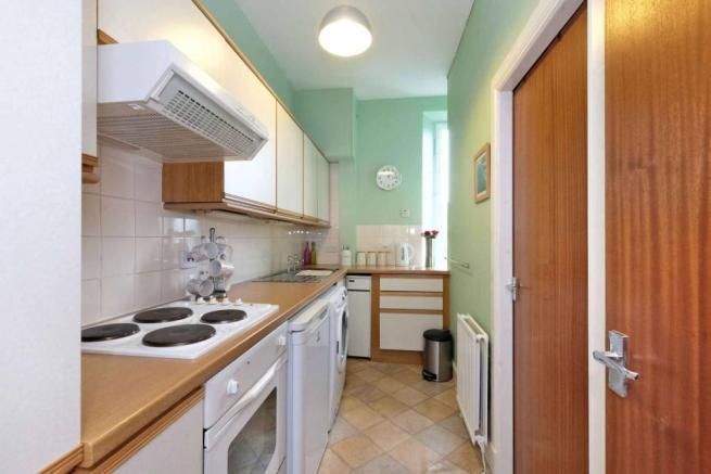 Property photo 1 of 9 118192_Mfl7175718_Img_09_0000_Max_656x437