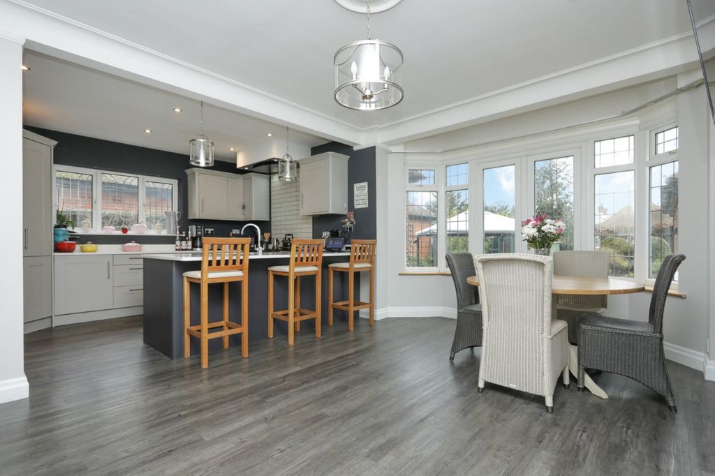 Property photo 3 of 22 Picture 3