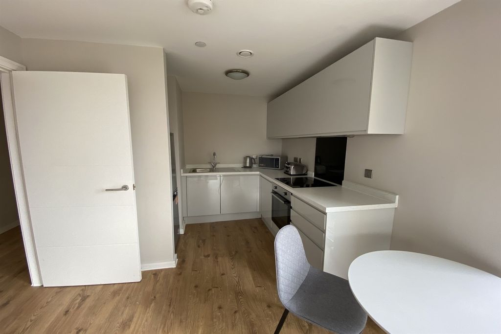 Property photo 3 of 6