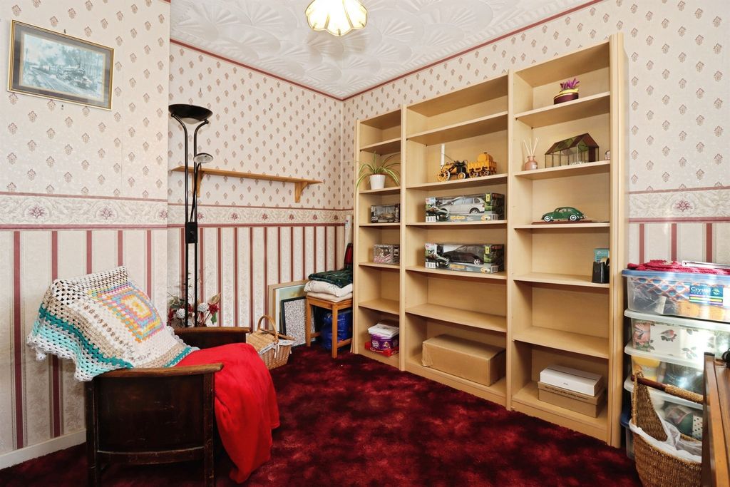 Property photo 3 of 12