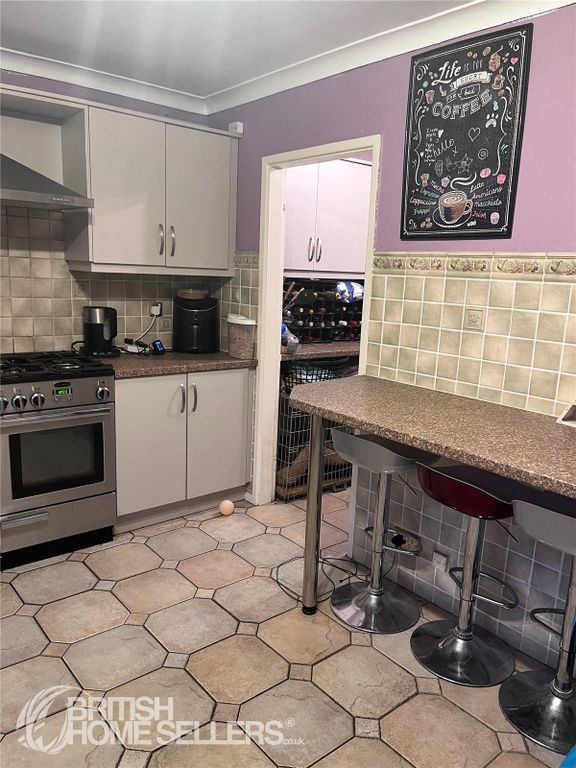 Property photo 3 of 29 Picture No. 22